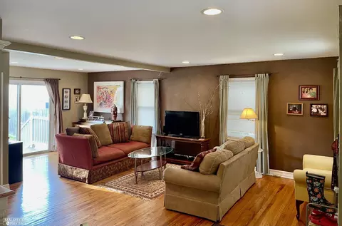 1881 Bacon, Berkley, MI 48072 photo 5
