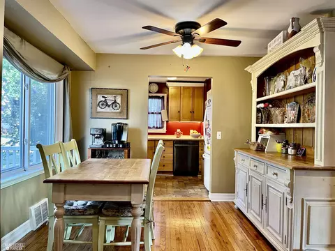 1881 Bacon, Berkley, MI 48072 photo 3