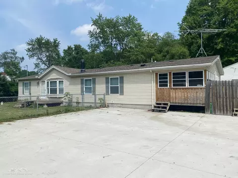 3030 N Belsay, Flint, MI 48506