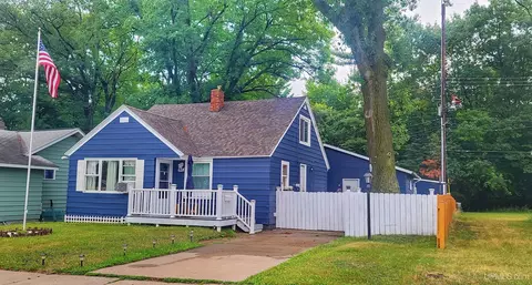 628 Harding Ave, Kingsford, MI 49802