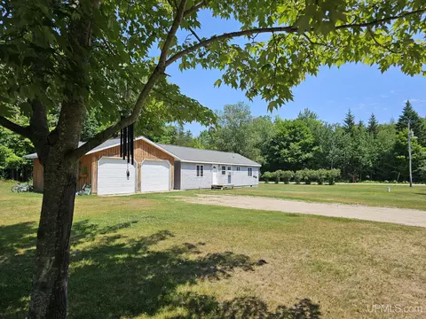 1245 N Stanley # s, Manistique, MI 49854