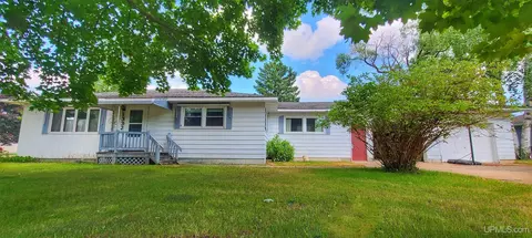 1332 Wilson, Niagara, WI 54151