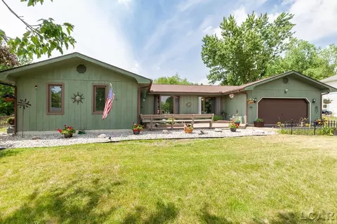 4202 Sauk Trl, Adrian, MI 49221