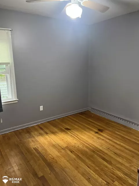 905 Bloor, Flint, MI 48507 photo 5