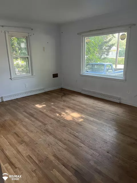 905 Bloor, Flint, MI 48507 photo 3