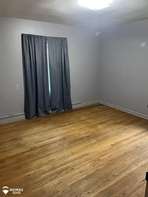 905 Bloor, Flint, MI 48507 photo 4