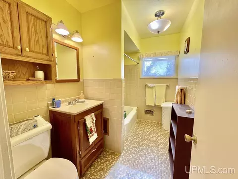 1109 S 17th, Escanaba, MI 49829 photo 21