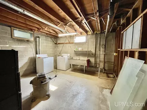 1109 S 17th, Escanaba, MI 49829 photo 24