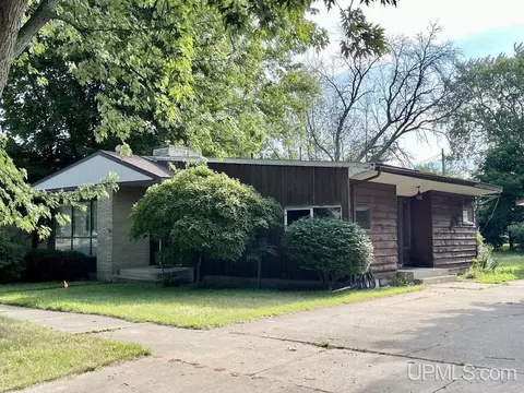 1109 S 17th, Escanaba, MI 49829 photo 6