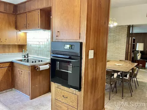 1109 S 17th, Escanaba, MI 49829 photo 9