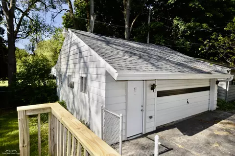 3708 Bennett, Flint, MI 48506 photo 2