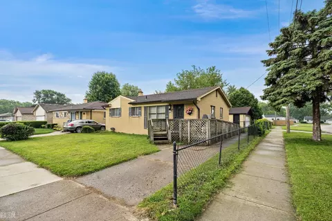 23800 Lakewood, Saint Clair Shores, MI 48082