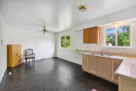 1041 E Lorado Ave, Flint, MI 48505 photo 25