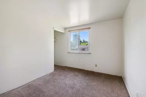 1041 E Lorado Ave, Flint, MI 48505 photo 15