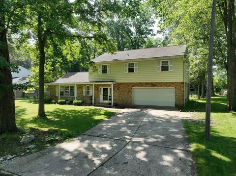 2098 Reppuhn Dr, Bay City, MI 48706