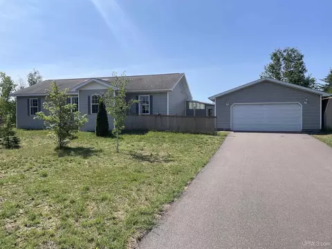 31 E Maas, Gwinn, MI 49841