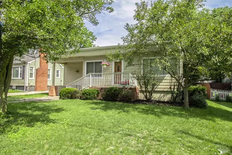 1060 Washington, Temperance, MI 48182