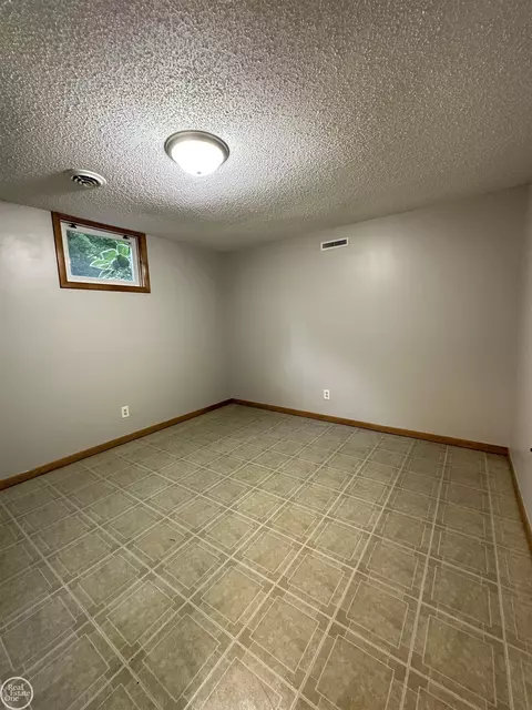 3642 Cribbins, Clyde, MI 48049 photo 31
