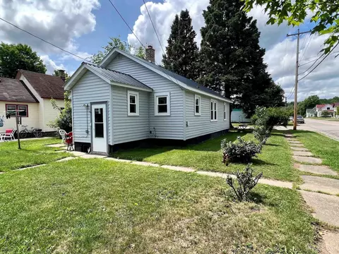 1130 N First, Iron River, MI 49935