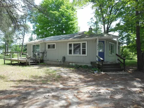 3842 Ash Rd, Harrison, MI 48625 photo 4