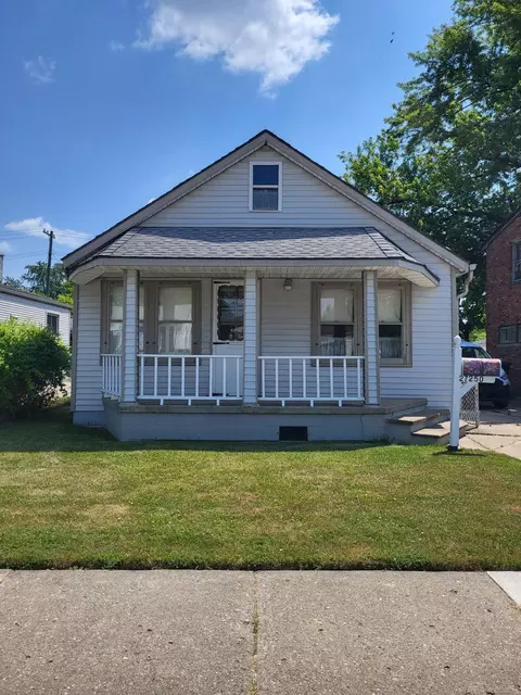 27250 Pinewood, Roseville, MI 48066