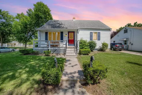 930 N Dewitt, Bay City, MI 48706