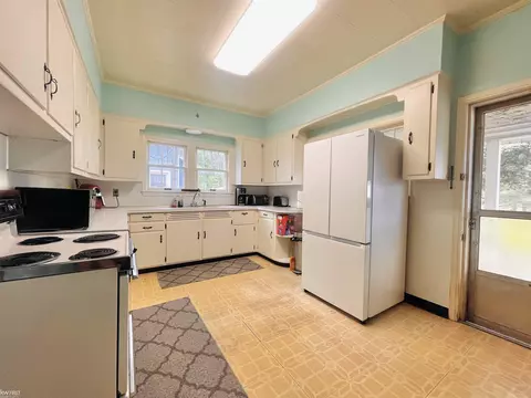 805 Exchange, Owosso, MI 48867 photo 2