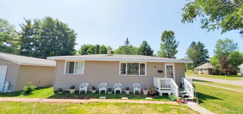 1504 Hoadley, Kingsford, MI 49802