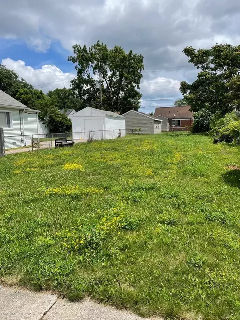 21722 Nevada, Eastpointe, MI 48021