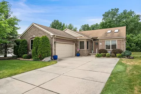 42877 N Hampton, Sterling Heights, MI 48314