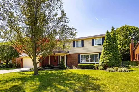 541 Cook, Grosse Pointe Woods, MI 48236