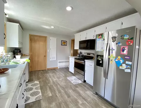 1111 S 11th, Escanaba, MI 49829 photo 5