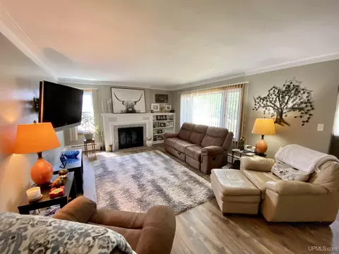 1111 S 11th, Escanaba, MI 49829 photo 8