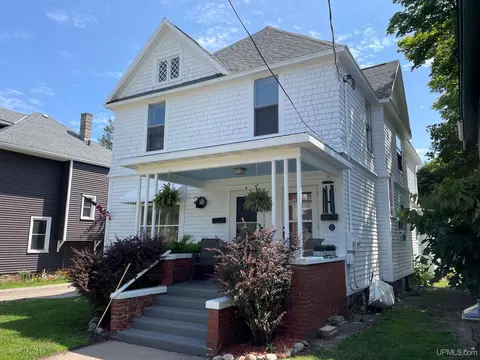 620 N Front, Marquette, MI 49855