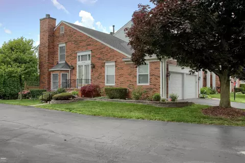 33330 Jefferson, Saint Clair Shores, MI 48082