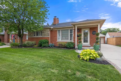 22426 Louise, Saint Clair Shores, MI 48081