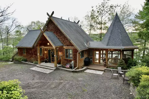 50435 Nightingale, Dollar Bay, MI 49922