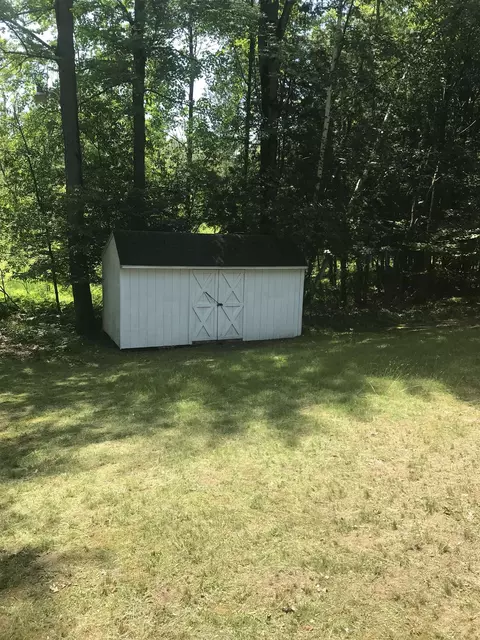 2202 E Surrey, Farwell, MI 48622 photo 11