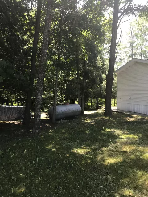 2202 E Surrey, Farwell, MI 48622 photo 13