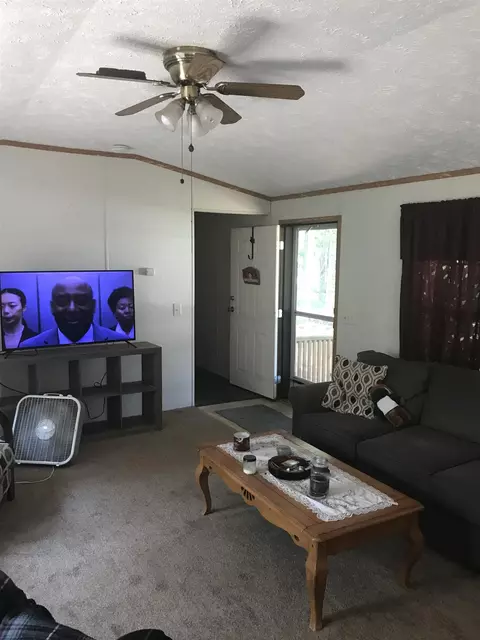 2202 E Surrey, Farwell, MI 48622 photo 4