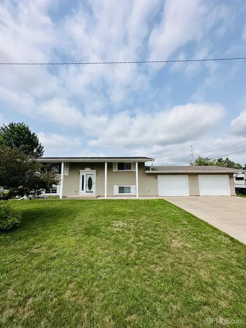 330 S Rose, Ishpeming, MI 49849