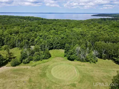 Tbd 18.25, Garden, MI 49835