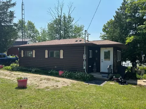 5648 Lakeside Dr, Gladwin, MI 48624 photo 14