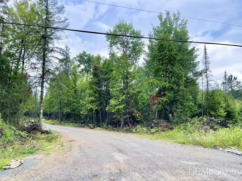 9987 E K10 17th, Rapid River, MI 49878