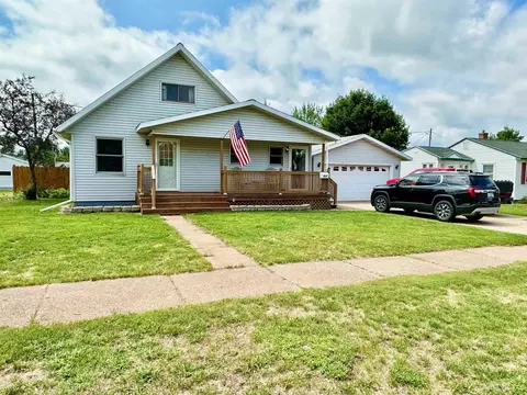 1855 Hewitt, Ishpeming, MI 49849