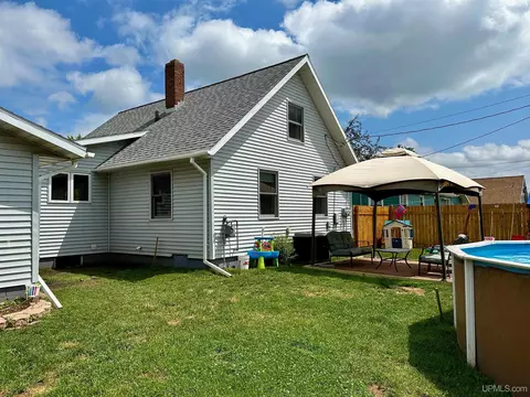 1855 Hewitt, Ishpeming, MI 49849 photo 6