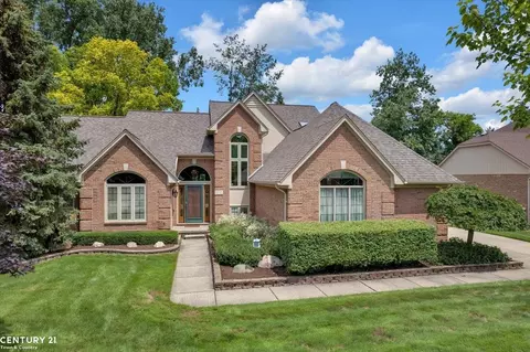 1042 Covington Pl, Rochester Hills, MI 48309