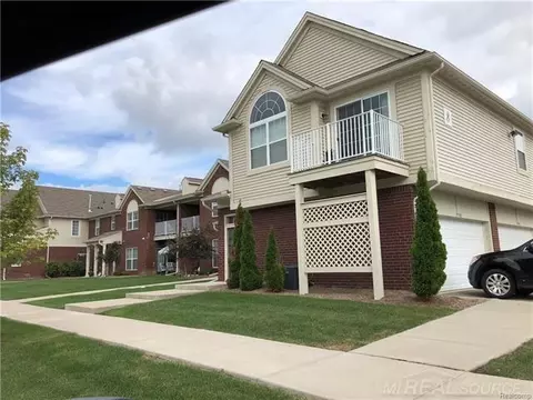 29702 Fox Run, Warren, MI 48092