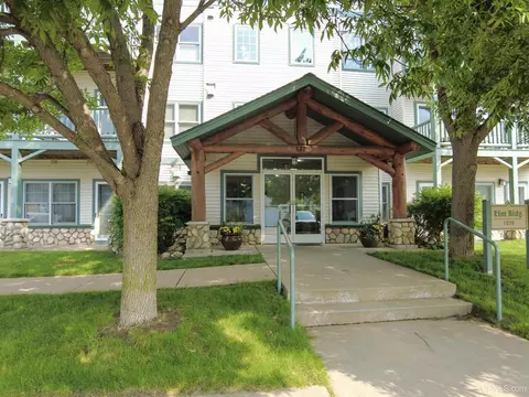 1279 Lakeshore, Marquette, MI 49855