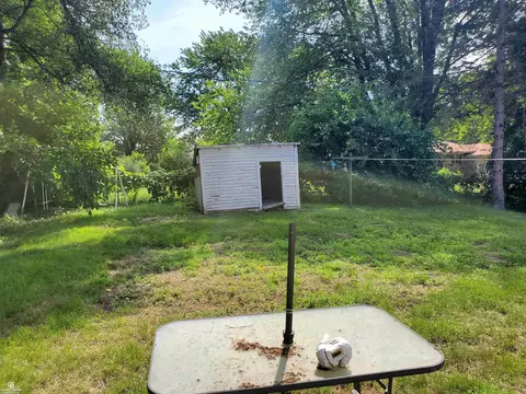 104 Spring, Yale, MI 48097 photo 5